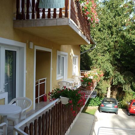 Attila Apartmanház Hotel Hévíz Exterior foto