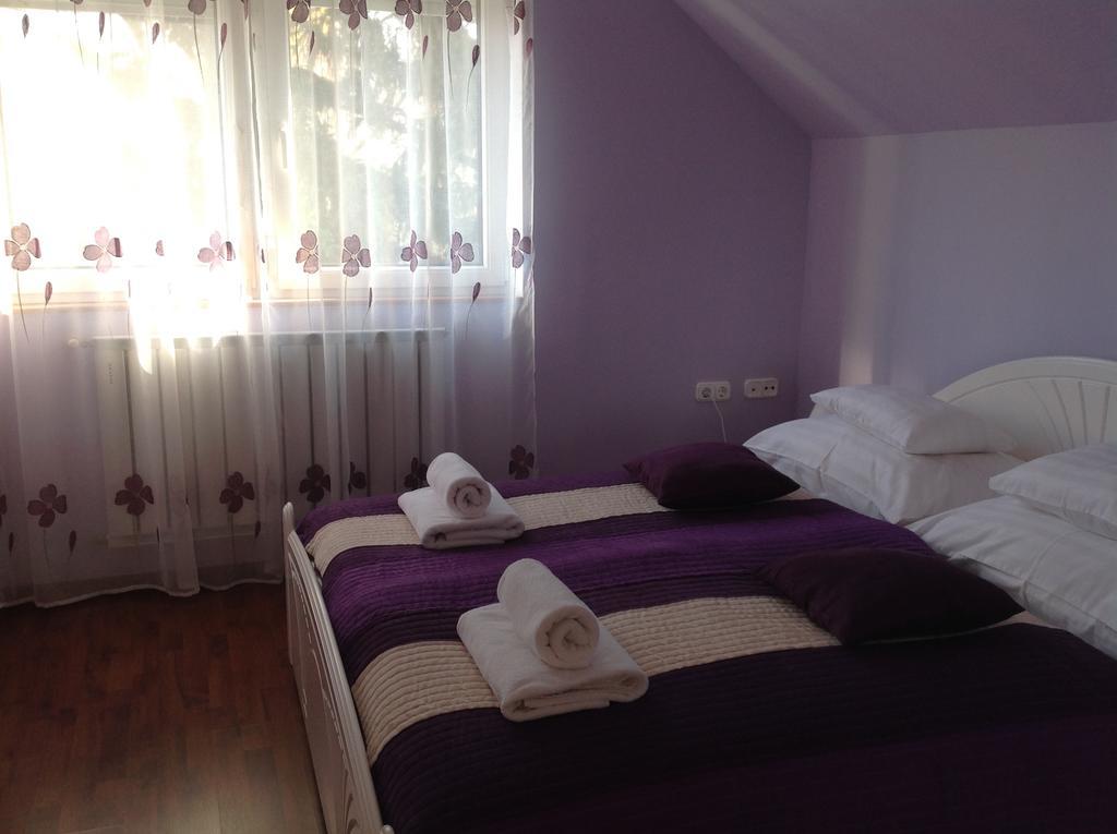 Attila Apartmanház Hotel Hévíz Quarto foto