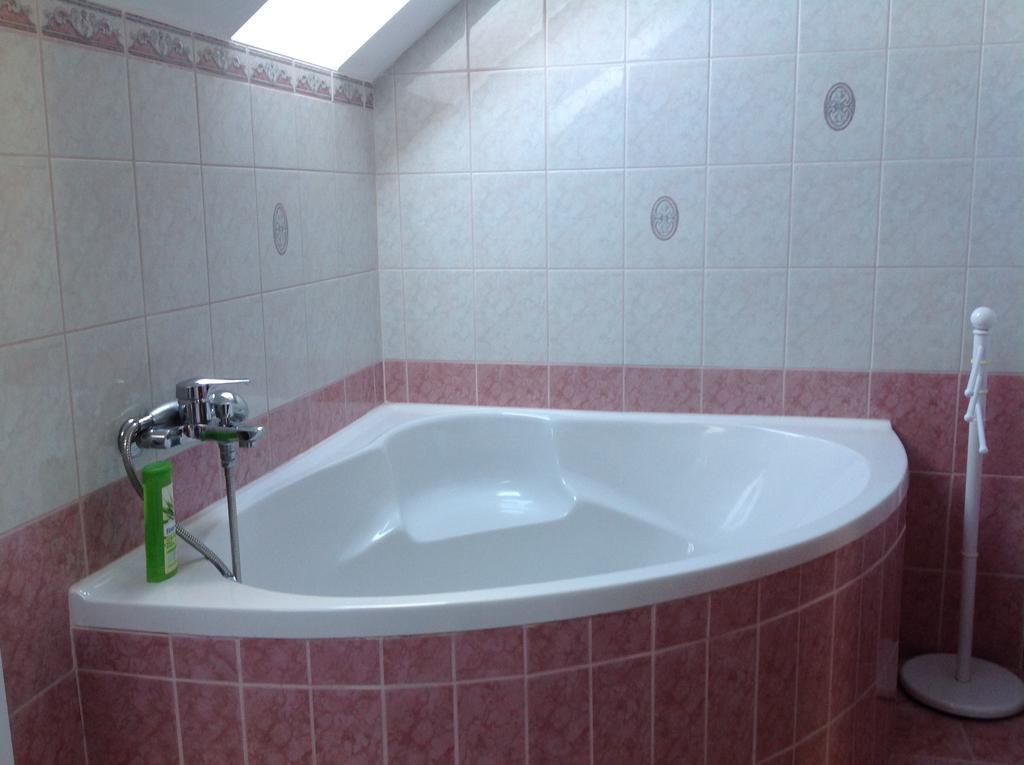 Attila Apartmanház Hotel Hévíz Quarto foto