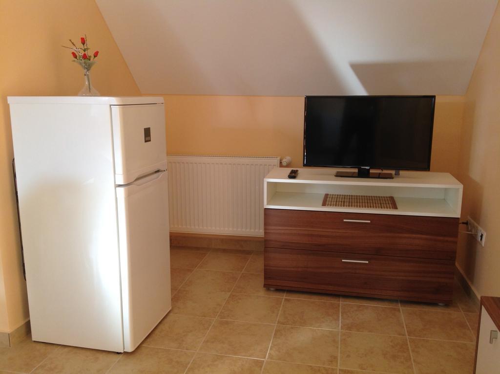 Attila Apartmanház Hotel Hévíz Quarto foto