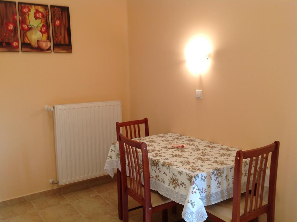 Attila Apartmanház Hotel Hévíz Quarto foto