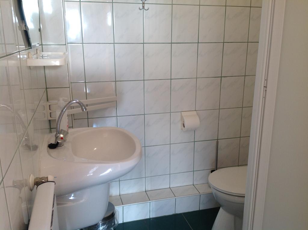 Attila Apartmanház Hotel Hévíz Exterior foto