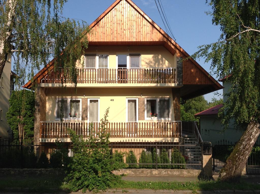 Attila Apartmanház Hotel Hévíz Exterior foto